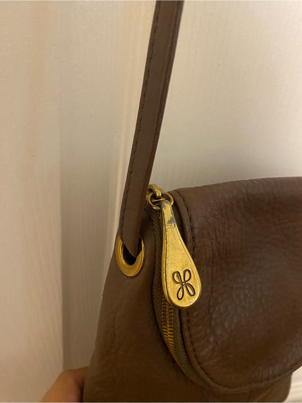 HOBO Leather Fern Crossbody - Picture 4 of 9